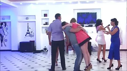 Невероятна суинг оргия порно и секс клипове