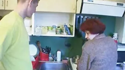 Водопроводчик заедно с путката на ceks klipove бременната жена