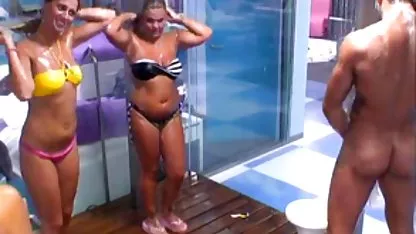 Гинекологът надари порно клипове с възрастни масаж на фригидния си пациент