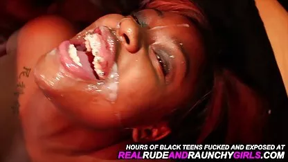 По-голямата сестра съблазни по-малкия брат за горещ секс malki pytki