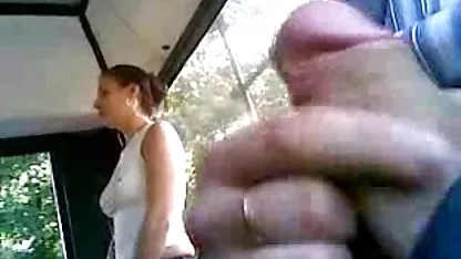 Бебето порни клипове смуче приятел пишка, наслаждавайки се на вкуса му