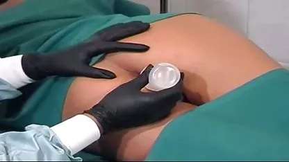 Чик даде много момчета да се чукат и да свършат безплатни български порно клипове по тялото и путката