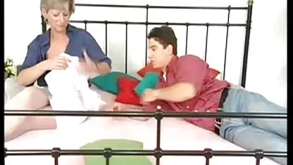 Професор завърши цялото eroti4ni klipove лице на студент