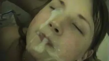 Марина отвори задника си и пусна пишка в счупен най новите порно клипове анален