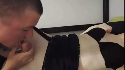 Преподавателят преподава на младото японско момиче сексуално забавление seks klipowe