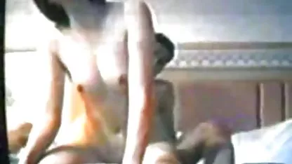 Чик показва klipove s sex пробити големи срамни устни