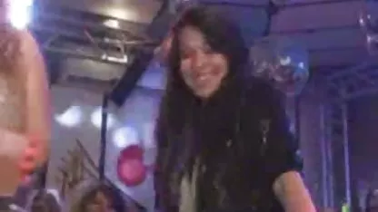 Млада мацка даде сивокос перверз в стегнат задник безплатни секс клипчета