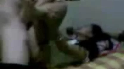 Семеен празнене върху бикини горещ секс пред скрита камера