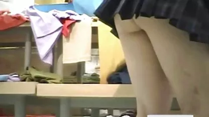 Голяма млада порно клипове бг дама с готовност рамкира стегнатото си путе