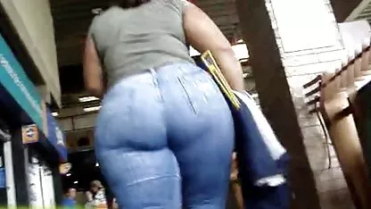 Руска тройка анален секс клипове - две млади момичета правят секс с човек