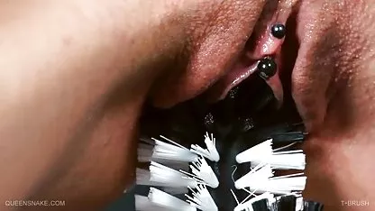 Възрастната леля analen seks klipove се радва на фистинг и в двете дупки