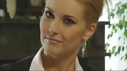 Възрастна японска дама се прецаква празнене върху бикини от човек