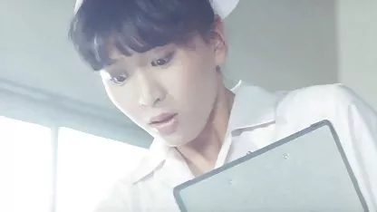 Taika умело прави дълбок твърд онлайн секс клипове свирка на турист