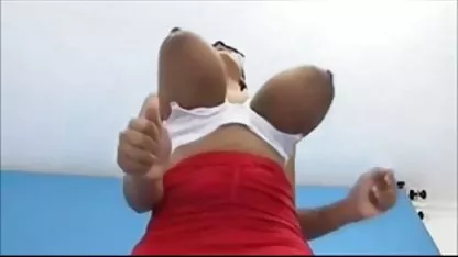 Красавица със секси къдрици и erotichni klipcheta твърдия си секс