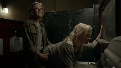 Вози огромен фалшификат, докато никой изпразване клипове не е вкъщи