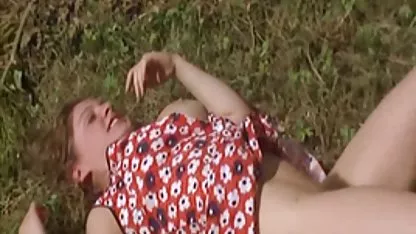 Бебето спеше с приятеля секс видеоклипове на сестра си