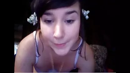 Забавлявах се с путката на дъщеря ми, докато тя сладко секс филми спеше в стаята си