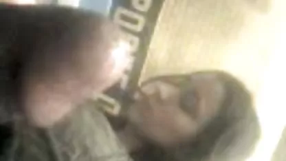 Соло шоу на мрачно мулато с красиви клипчета на секс цици