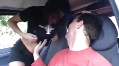 По-големият брат бутна тънка seksklipove сестра