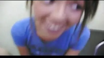 Руски тийнейджъри се чукат на секс клип безплатно леглото на родителите си