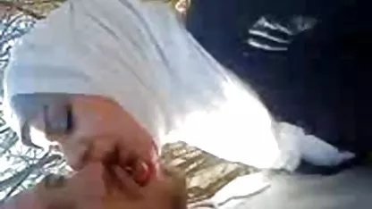 Изпих приятеля си в клуба и после хвърлих пръчка към нея в порно клипове безплатни сепарето