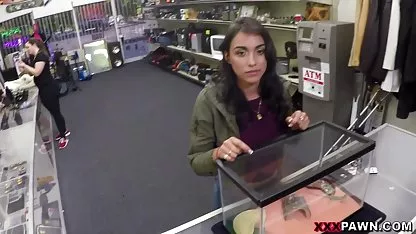 Грижовно руско момиче реши да утеши klipove s sex болния си човек с задник