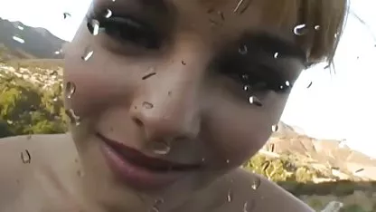 Руска кучка с анален секс клипове хубаво тяло сменя дрехи в спалнята