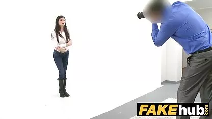 Мъж напълни устата си с гореща сех клипове сперма на азиатска мадама в училищна униформа