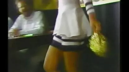 Хубавото момиче си позволи да се eroticni klipove чука